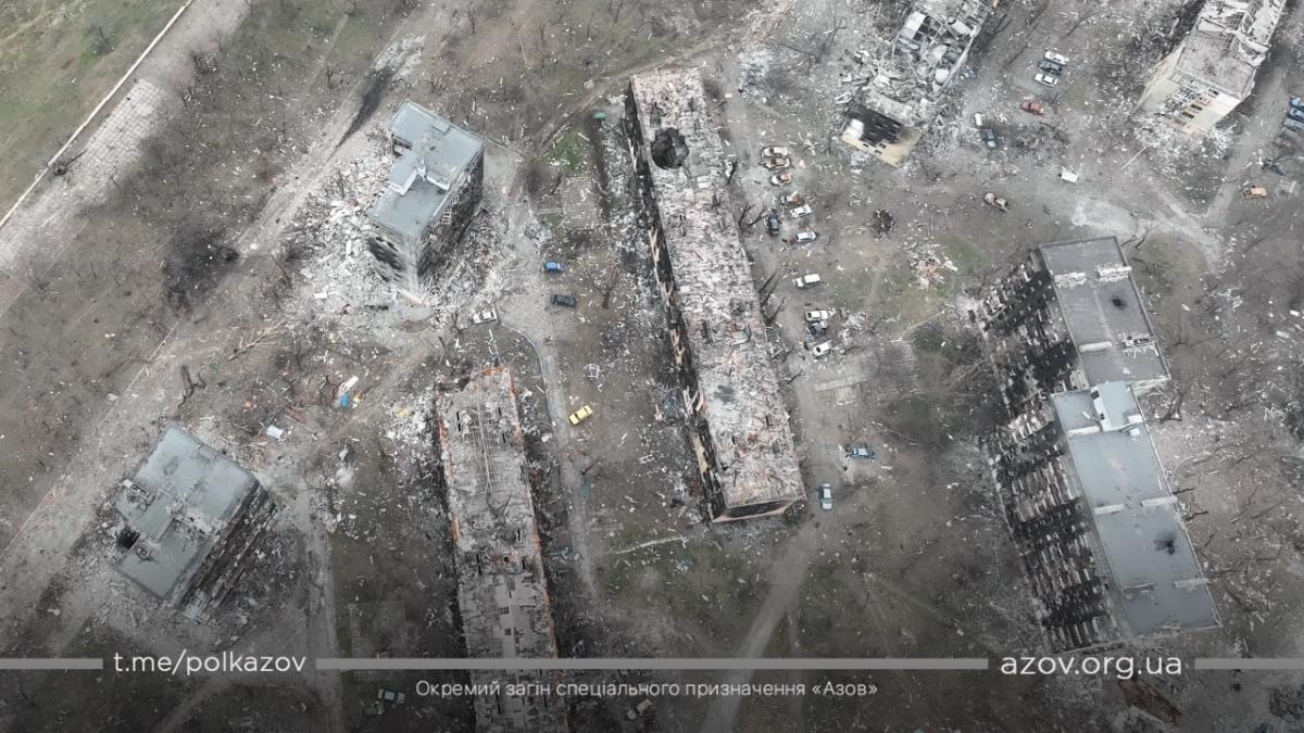 Мариуполь фактически уничтожен оккупантами / фото Азов