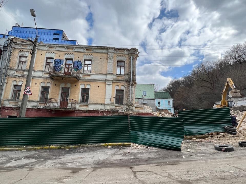 У Києві знесли історичну будівлю / фото facebook.com/shelevytska У Києві знесли історичну будівлю / фото facebook.com/shelevytska