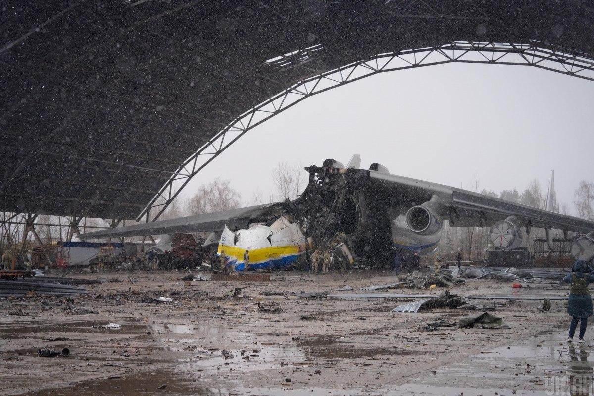 Пілот "Мрії" пояснив, чи можна відновити військами РФ літак /фото УНІАН (Павло Суходольський) Пілот "Мрії" пояснив, чи можна відновити військами РФ літак /фото УНІАН (Павло Суходольський)