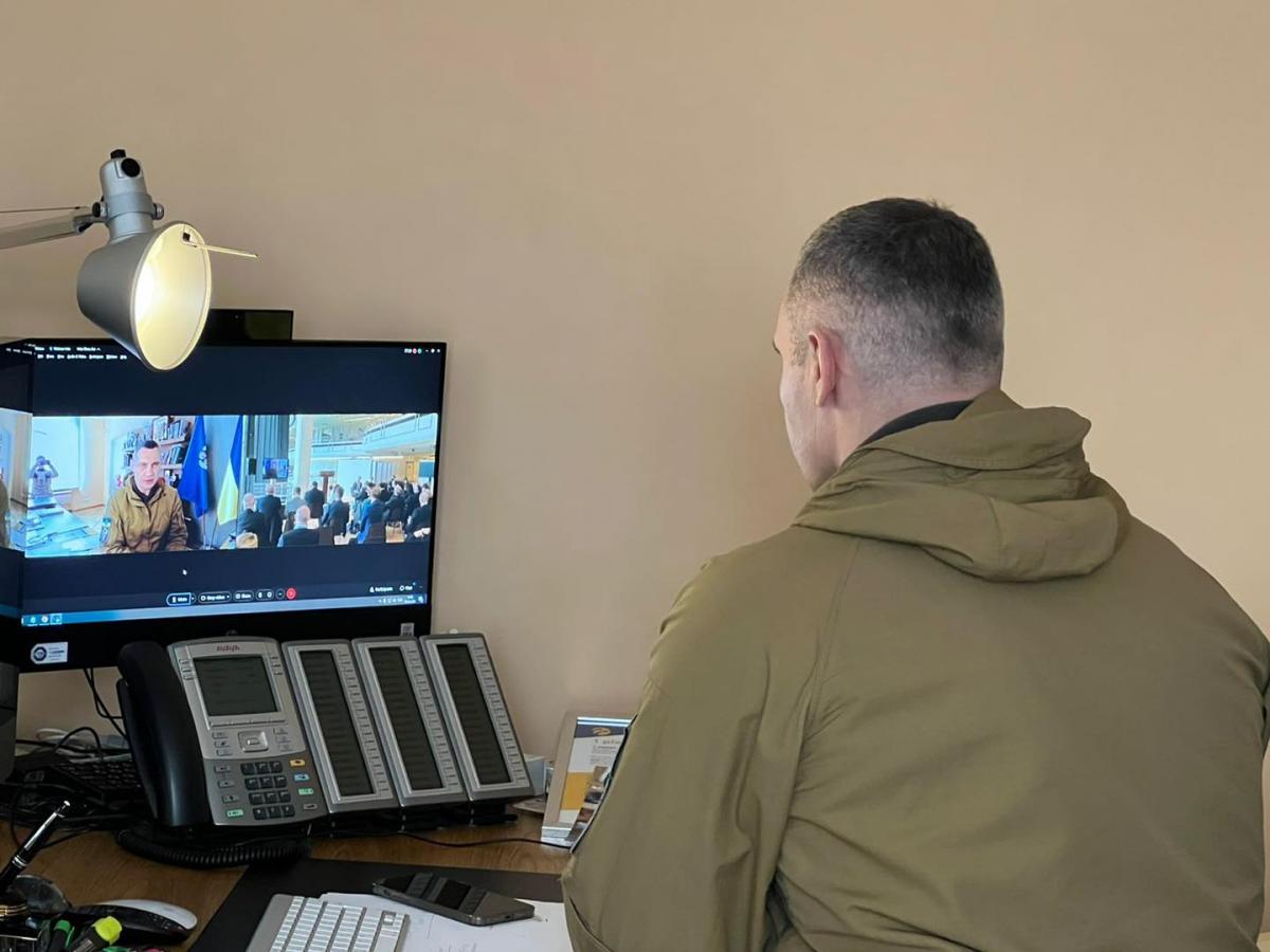 Кличко онлайн на форумі мерів у Женеві розповів про жахіття у Бучі, Ірпені та Гостомелі Кличко онлайн на форумі мерів у Женеві розповів про жахіття у Бучі, Ірпені та Гостомелі