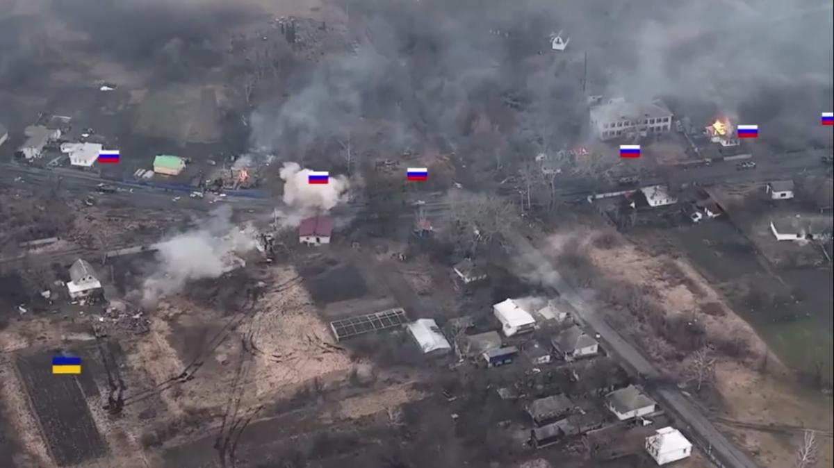 Украинский танк героически вступил в бой с колонной российских / скриншот