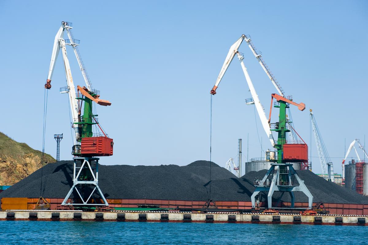 З серпня 2022 року в ЄС діє ембарго на морські поставки вугілля з РФ / фото ua.depositphotos.com З серпня 2022 року в ЄС діє ембарго на морські поставки вугілля з РФ / фото ua.depositphotos.com