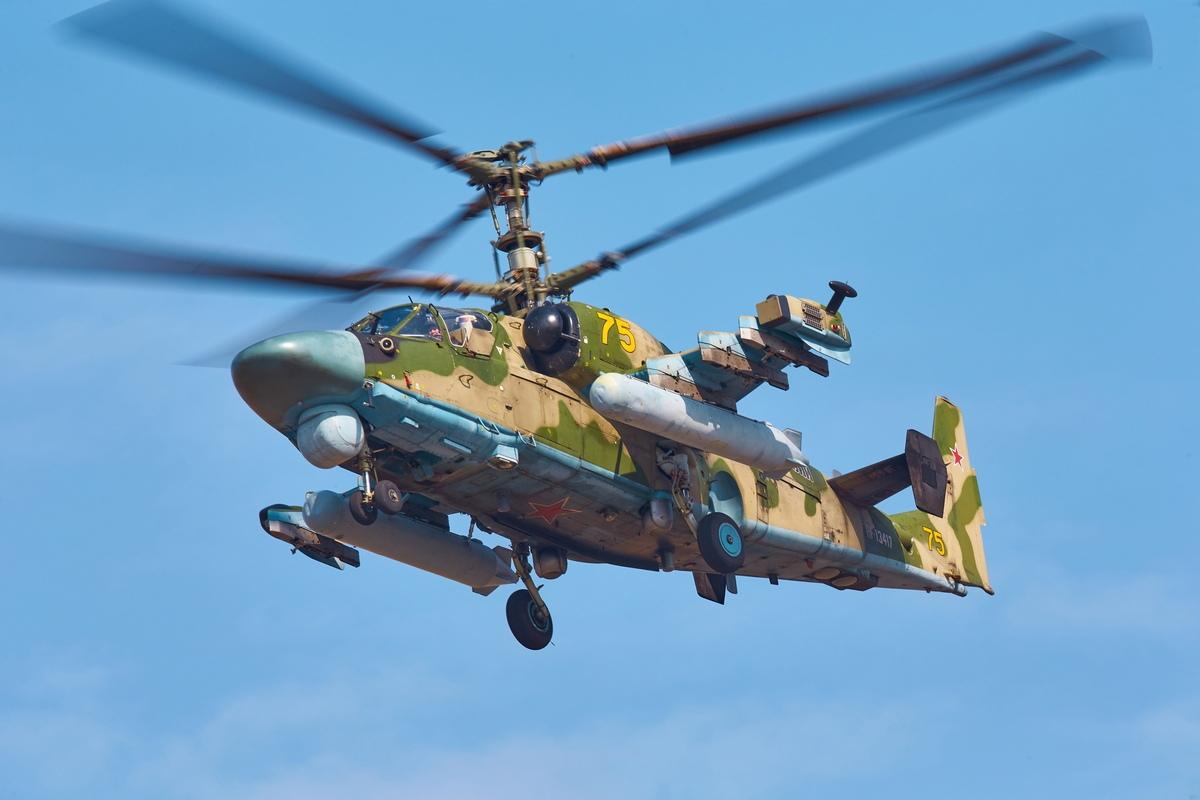 Супротивник кинув останки своїх офіцерів, які ліквідовані унаслідок знищення вертольота Ка-52, поділився журналіст / фото Міноборони РФ Супротивник кинув останки своїх офіцерів, які ліквідовані унаслідок знищення вертольота Ка-52, поділився журналіст / фото Міноборони РФ