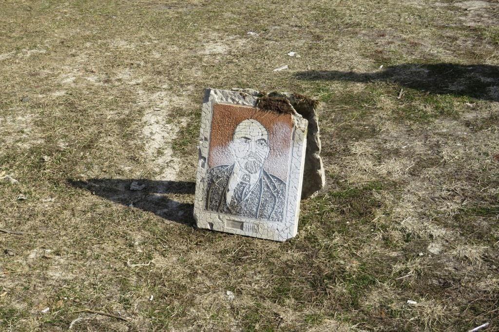 Місто нарешті вільне від комуністичних символів / фото В’ячеслава Чауса Місто нарешті вільне від комуністичних символів / фото В’ячеслава Чауса
