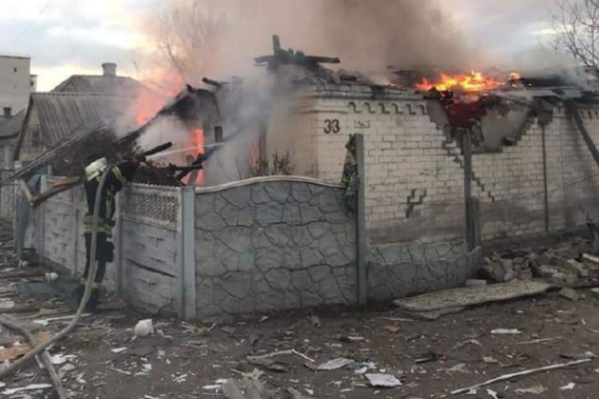 У Рубіжному супротивник атакував житлові будинки / фото t.me/luhanskaVTSA У Рубіжному супротивник атакував житлові будинки / фото t.me/luhanskaVTSA
