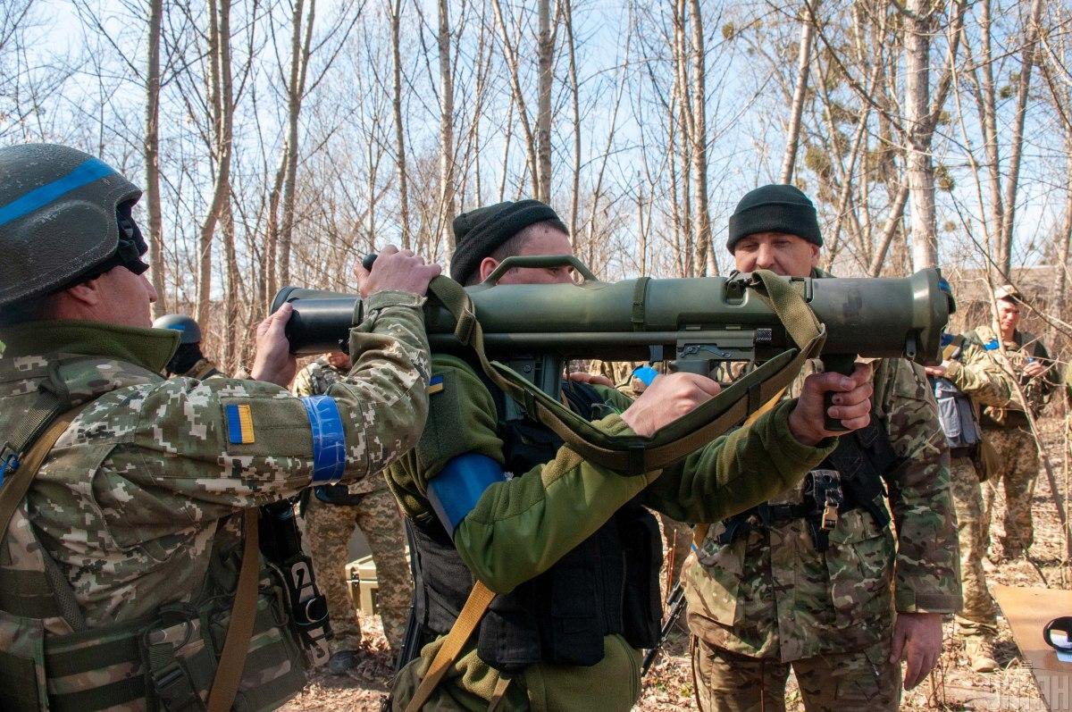 Военные сбили два вражеских самолета \ фото УНИАН, Андрей Мариенко Военные сбили два вражеских самолета \ фото УНИАН, Андрей Мариенко