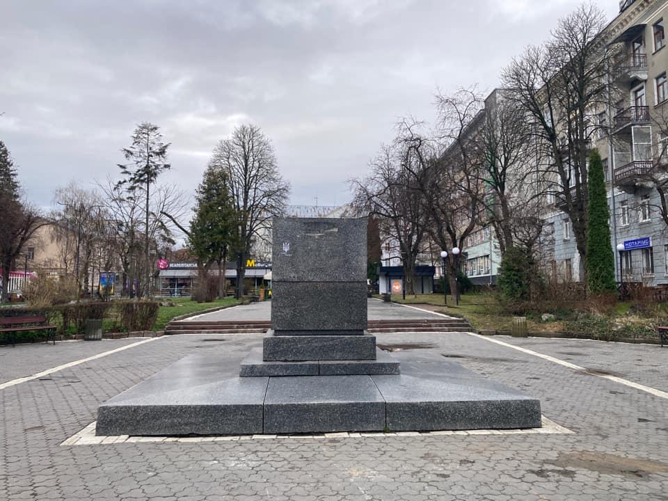 Пам′ятник російському поету Олександру Пушкіну був встановлений у 1959 / УНІАН