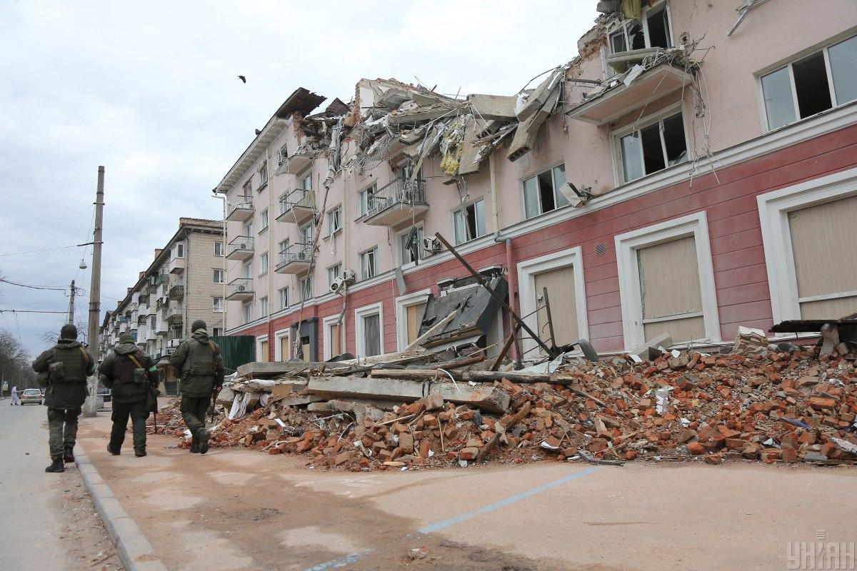 Construction debris from the destruction of high-rise buildings in cities by the invaders will be recycled / photo from UNIAN (Viktor Kovalchuk)