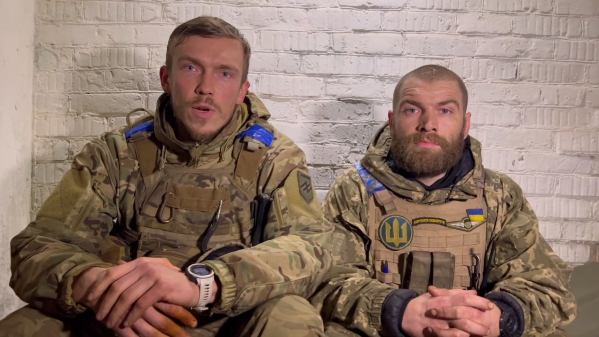 Руководители мариупольского «Азова» и 36 ОБрМП / скриншот с видео Руководители мариупольского «Азова» и 36 ОБрМП / скриншот с видео