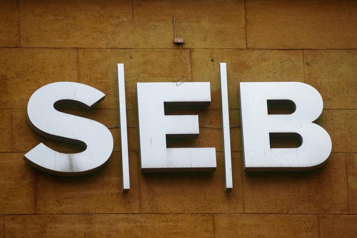 SEB припинить обслуговувати платежі з Росії та Білорусі / фото ua.depositphotos.com SEB припинить обслуговувати платежі з Росії та Білорусі / фото ua.depositphotos.com