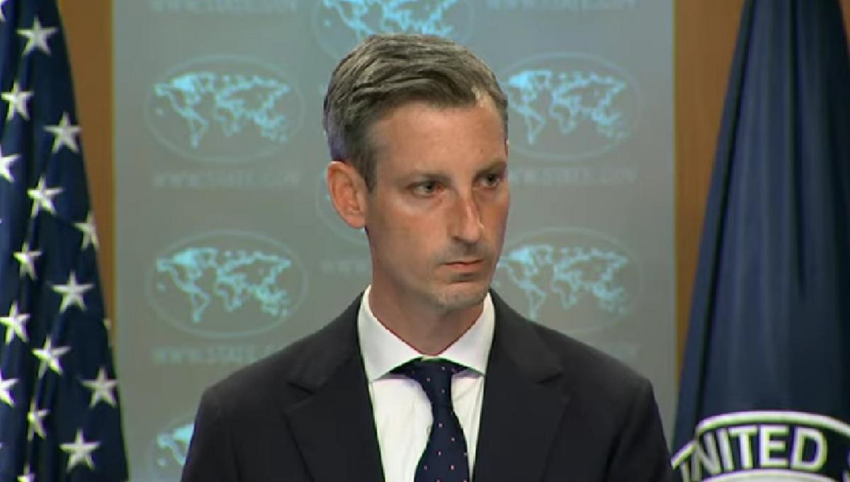 Прайс зауважив, що російські війська розгорнуті всередині України в районах, розташованих достатньо далеко від російського кордону / Скріншот Прайс зауважив, що російські війська розгорнуті всередині України в районах, розташованих достатньо далеко від російського кордону / Скріншот