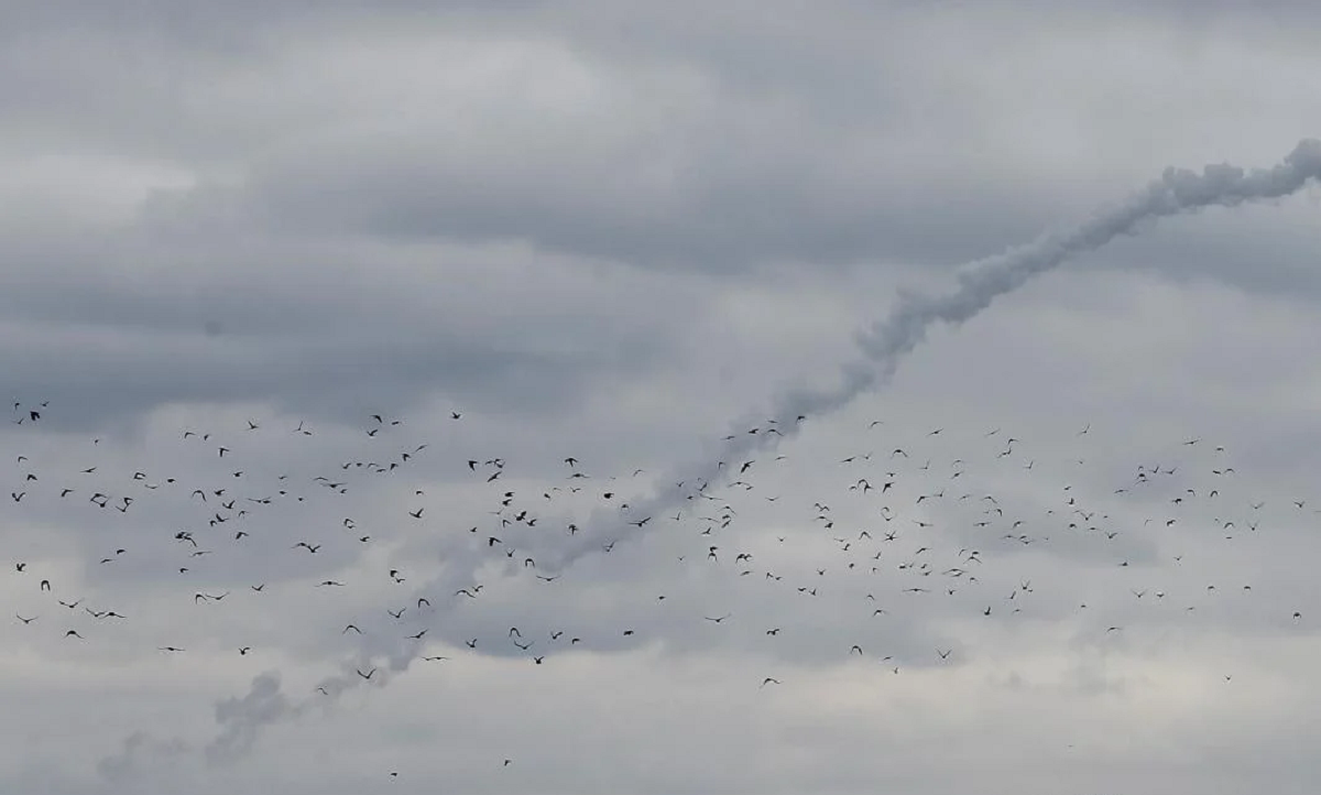 Из-за обстрелов в двух областях были перебои с алектрикой / фото: REUTERS Из-за обстрелов в двух областях были перебои с алектрикой / фото: REUTERS