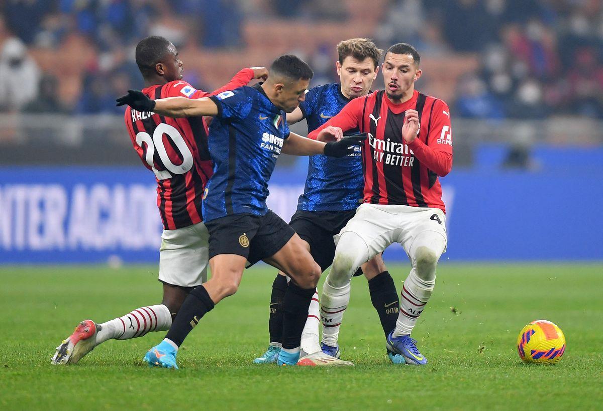 Интер одолел Милан в полуфинале Кубка Италии / фото REUTERS