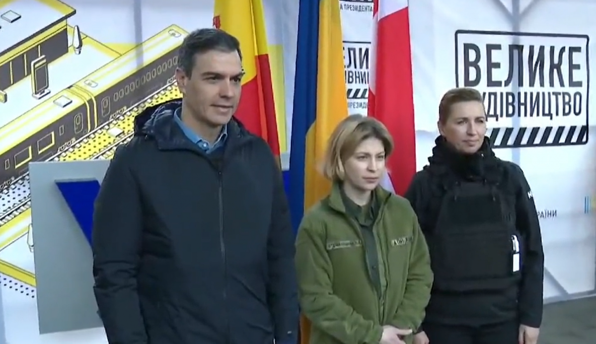 Санчес прибув до Києва \ скріншот з відео Санчес прибув до Києва \ скріншот з відео