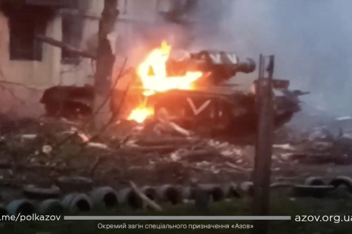 У Маріуполі виявили V-танки, на яких окупанти чинили звірства у Бучі (відео) У Маріуполі виявили V-танки, на яких окупанти чинили звірства у Бучі (відео)