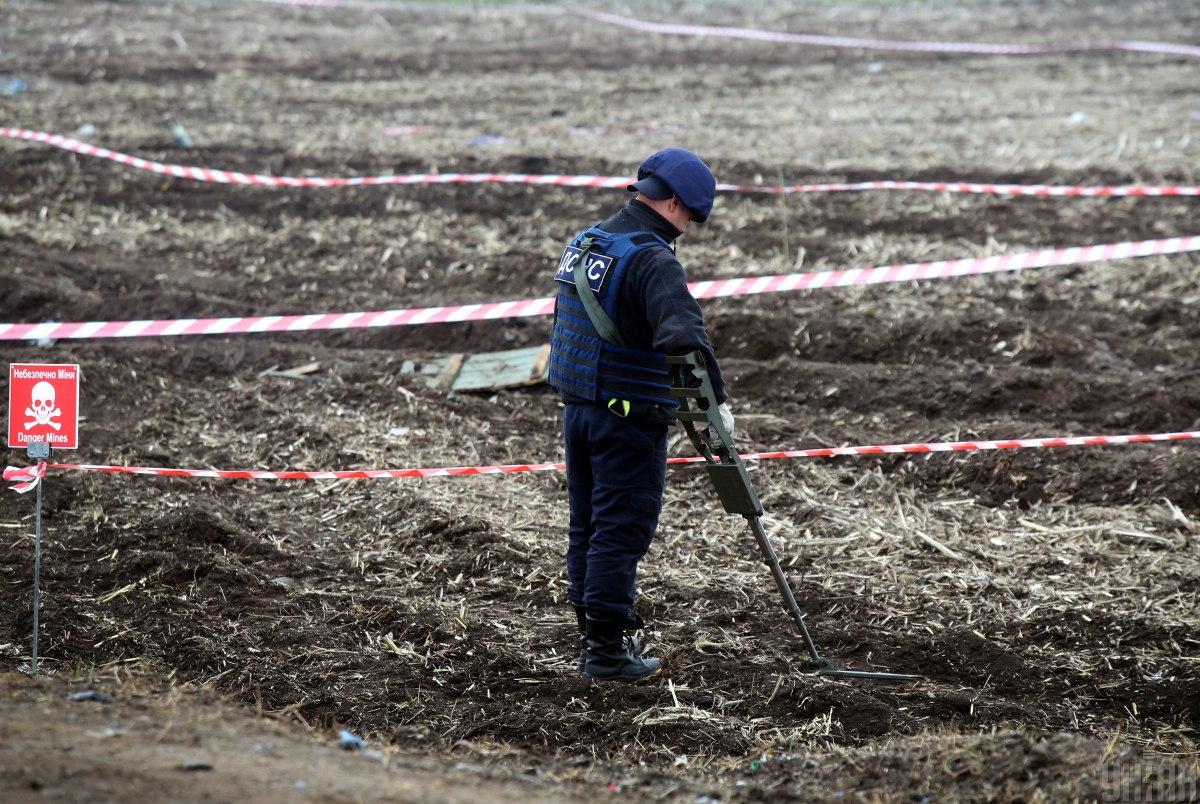 Япония и Камбоджа помогут в разминировании территории Украины / фото УНИАН (Александр Синица) Япония и Камбоджа помогут в разминировании территории Украины / фото УНИАН (Александр Синица)
