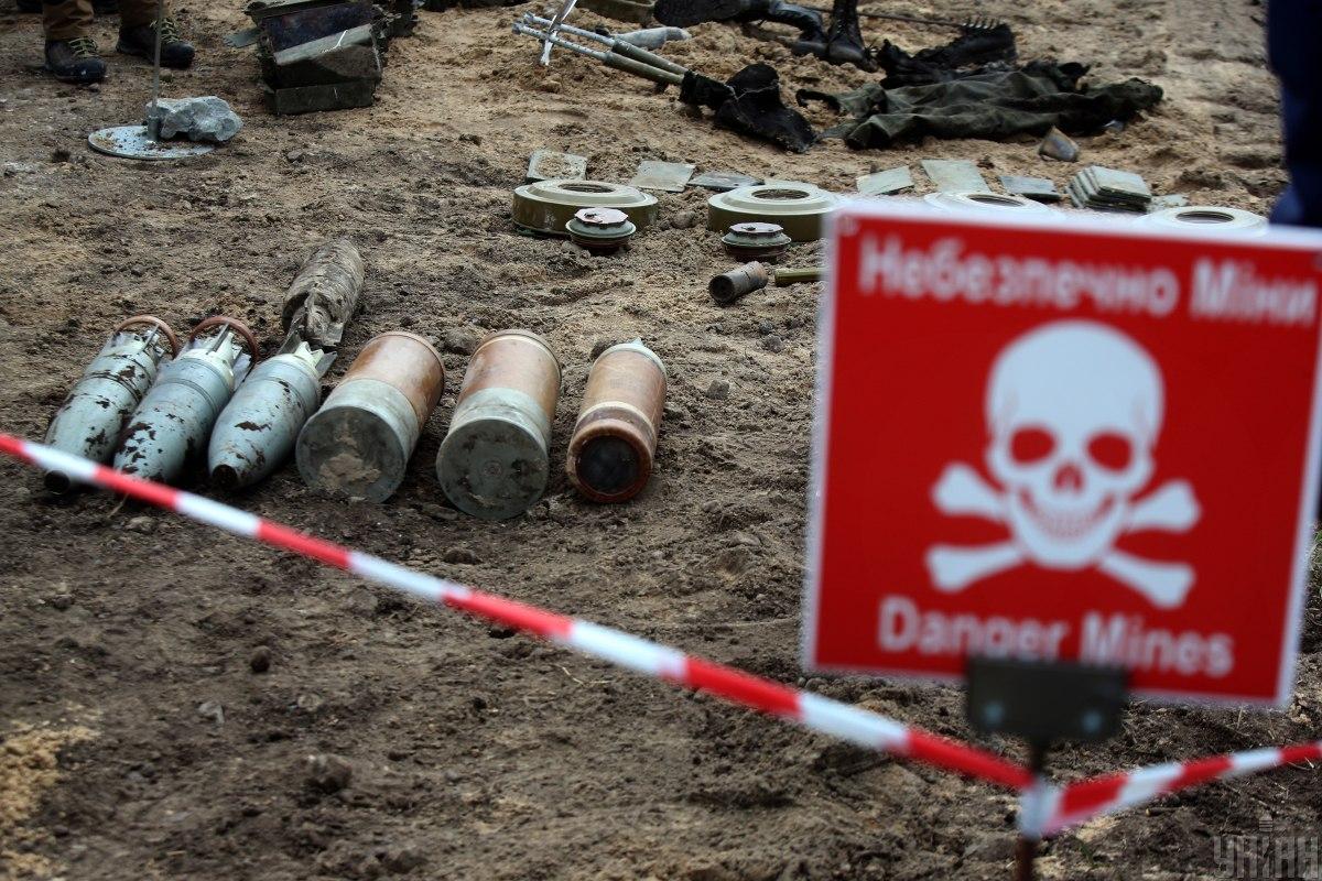 На звільненій території регіону триває розмінування / фото УНІАН (Олександр Синиця) На звільненій території регіону триває розмінування / фото УНІАН (Олександр Синиця)