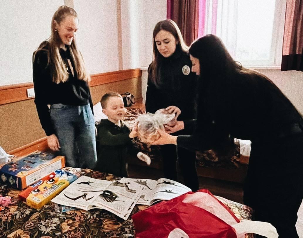 Візит поліцейських до Мирона / фото Нацполіція Візит поліцейських до Мирона / фото Нацполіція