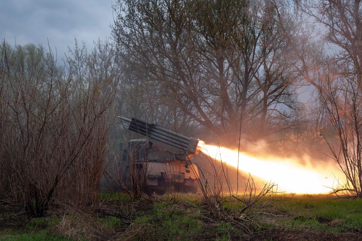 За минулу добу у Сєвєродонецьку від ворожого бомбардування загинули 12 осіб / фото facebook.com/GeneralStaff.ua За минулу добу у Сєвєродонецьку від ворожого бомбардування загинули 12 осіб / фото facebook.com/GeneralStaff.ua