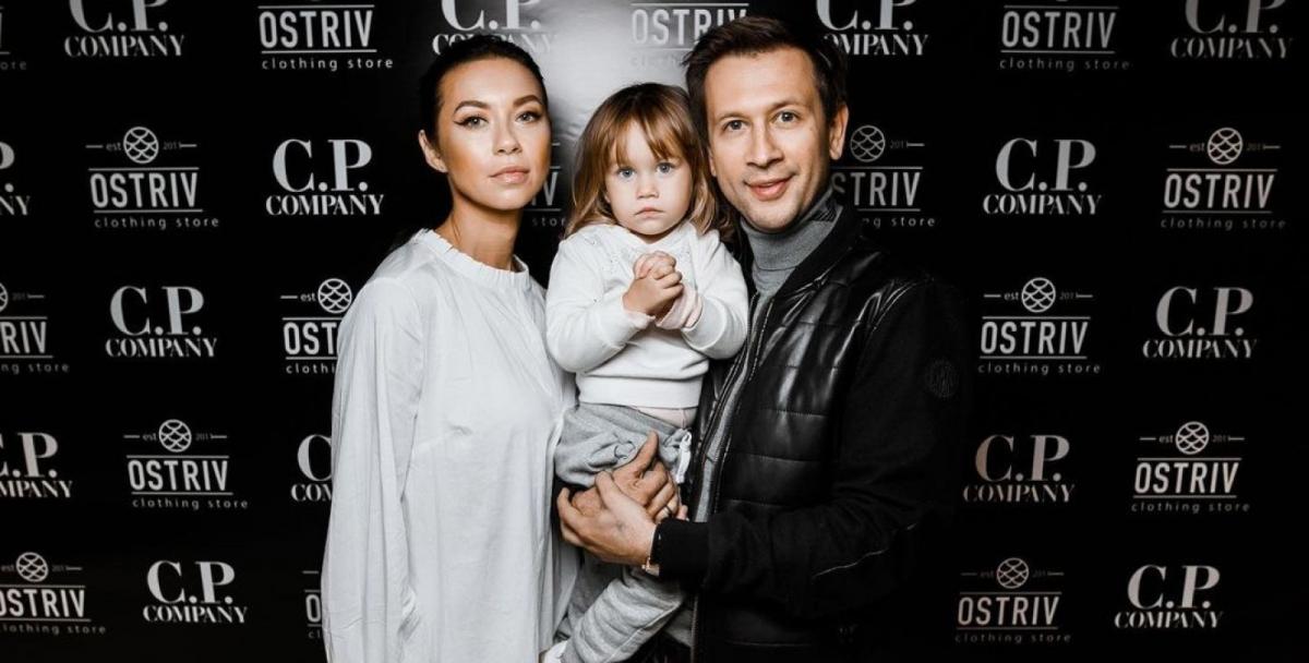 Дмитрий Ступка и Полина Логунова с дочкой / Фото: Instagram polinalogunova