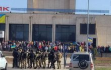 Оккупанты совершили массированный обстрел в Энергодаре во время митинга за Украину (видео)