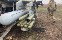 Літаки, гелікоптер, крилаті ракети: українські військові вдарили по авіації росіян