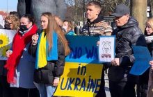 Чемпіон світу з футболу продає свою медаль, щоб допомогти українським воїнам