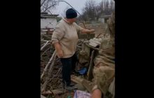 На Київщині жінка "віджала" в окупантів ящик боєприпасів та віддала ЗСУ (відео)