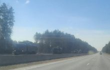 У Білорусі помітили колону військової техніки РФ, яка рухалася в бік Москви (відео)