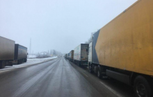 Румунія скасувала всі види міжнародних дозволів для українських перевізників