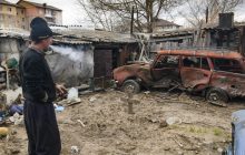 Могили у дворах та суцільне згарище: Гостомель після визволення від окупантів (фоторепортаж)