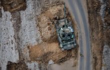 "Армія РФ просто довга": українські воїни показали знищену техніку ворога (фото)