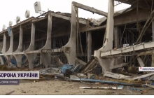 Журналістам показали, що залишилося від аеропорту Миколаєва після недавніх обстрілів (відео)
