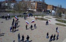 Оккупанты опозорились "антиукраинским" митингом в Новой Каховке (фото)