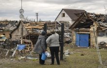 Попали сразу восемь снарядов: в Северодонецке россияне уничтожили центр гумпомощи