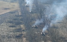 Украинские бойцы показали разгромное уничтожение колонны российских танков (видео)