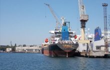 Окупанти захопили судно в порту Маріуполя, моряків вивезли, - Денісова
