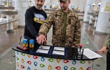 В Украине выпустили марки "Русский военный корабль, иди на**й", их представил автор цитаты (фото)