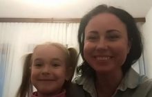 Спела в бомбоубежище и прославилась: маленькая украинка наконец-то встретилась с мамой