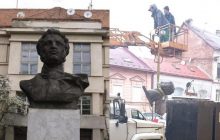 Без памятника Пушкину и улицы Московской: как в Украине проходит дерусификация по городам