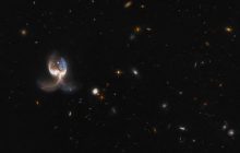 Крылья ангела: телескоп Hubble сделал фото двух галактик в самом разгаре столкновения