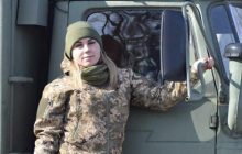 Украинская водитель САУ покорила соцсети: военные рассказали историю защитницы (видео)