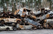 Сотни новых могил и кладбище машин: Ирпень после изгнания оккупантов (фоторепортаж)