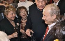 Ахеджакова рассказала, как за 16 лет изменился Путин: "Весь мир увидел, что он скрывал"