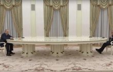 Дизайнер 6-метрового стола Путина рассказал о своем "творении", насмешившем мир (фото)
