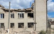 Нові обстріли Харківської області: пошкоджені 45 будинків, названо число жертв (фото)
