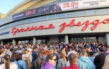 Банер розбрату із "Z": скасування концерту "Бі-2" в Омську - звинувачення ЗМІ і позиція гурту (фото)