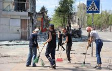 В Мариуполе оккупанты проводят "перепись населения" и наживаются на похоронах