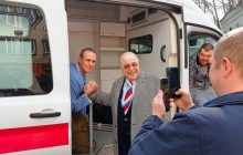 Напетросянил: путинист Петросян навестил оккупантов в госпитале с сумкой за почти $4 тысячи