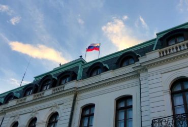 Посольство РФ в Празі переїхало на вулицю Українських Героїв